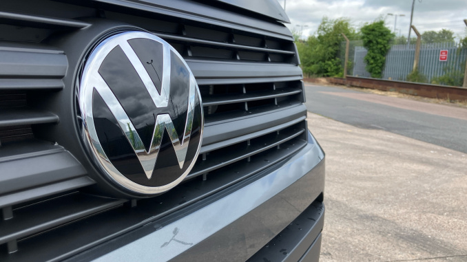 Volkswagen Crafter Cr35 Mwb Diesel Fwd 2.0 TDI 177PS Commerce Plus High Roof Van Auto - Image 21